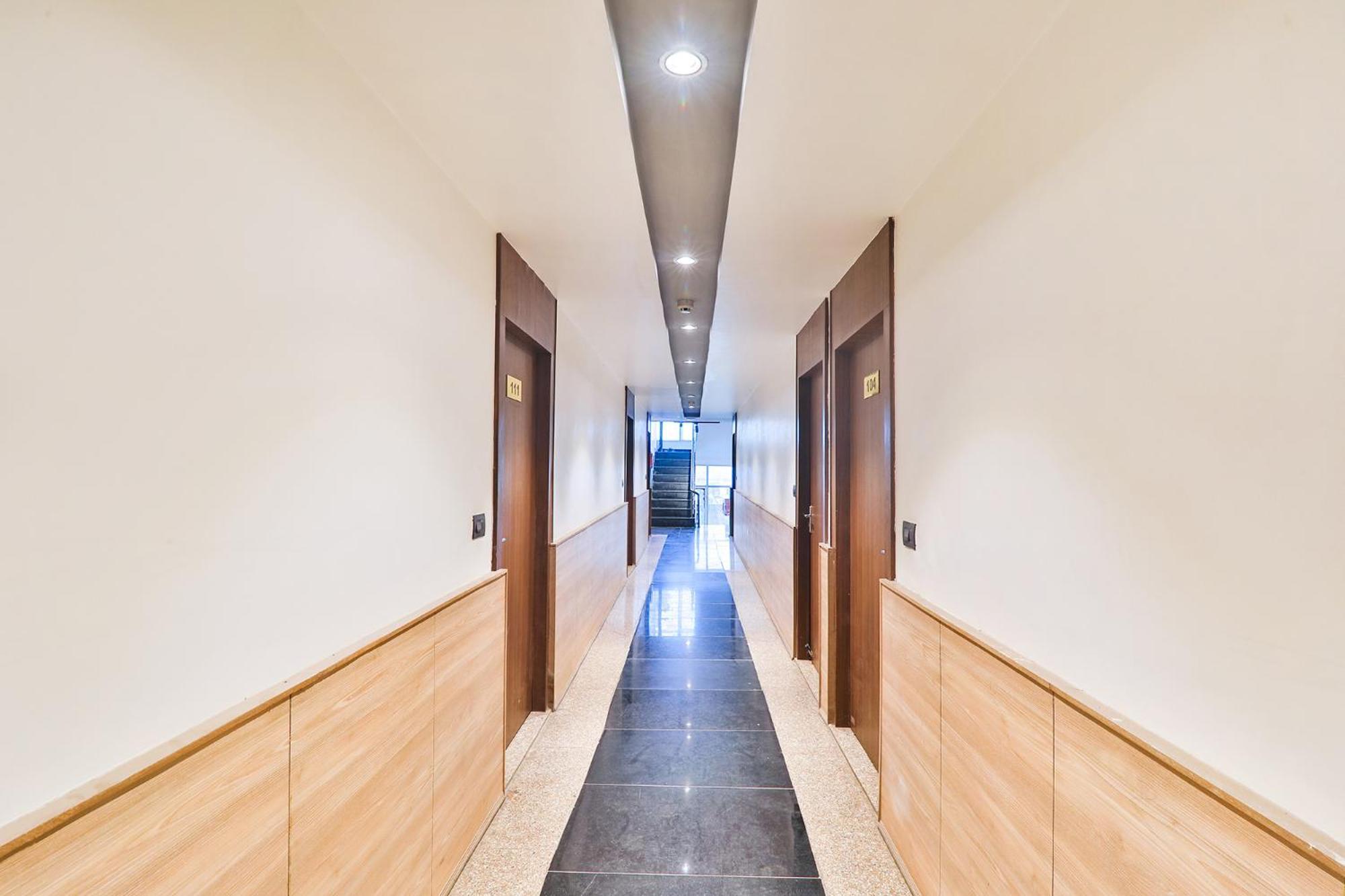 Fabhotel Shaurya Inn 勒克瑙 外观 照片
